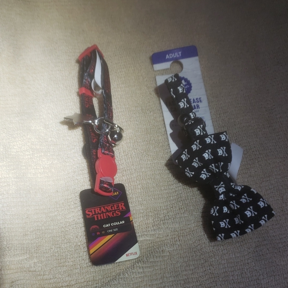 Stranger Things Cat Collar with Bow Tie - Black and Red